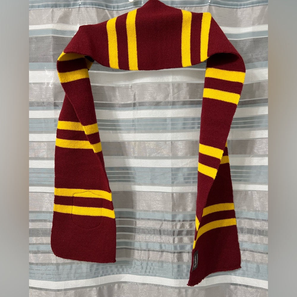 Harry Potter Gryffindor Scarlett and Gold Scarf 🧣 - Picture 2 of 5